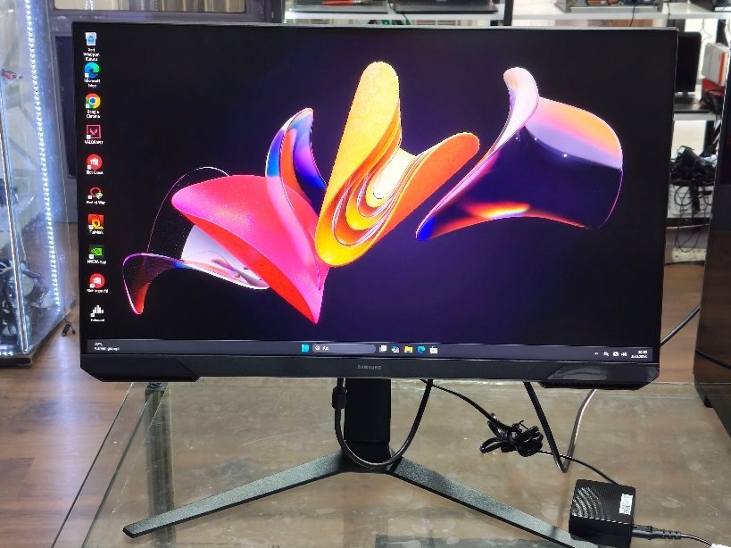 2026/10/85873.jpg SAMSUNG 24" 180HZ 1MS VA PİVOT OYUNCU MONİTÖRÜ - Görsel 1